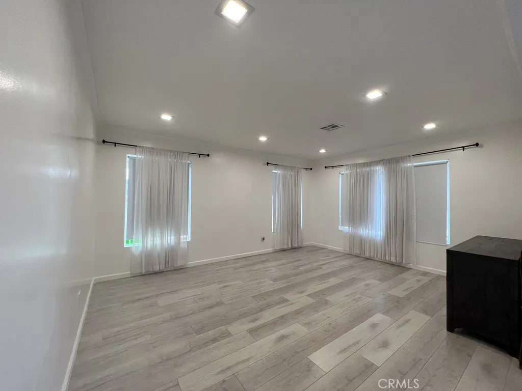 8312 Devenir Avenue, Downey, California 90242 home-pic-6